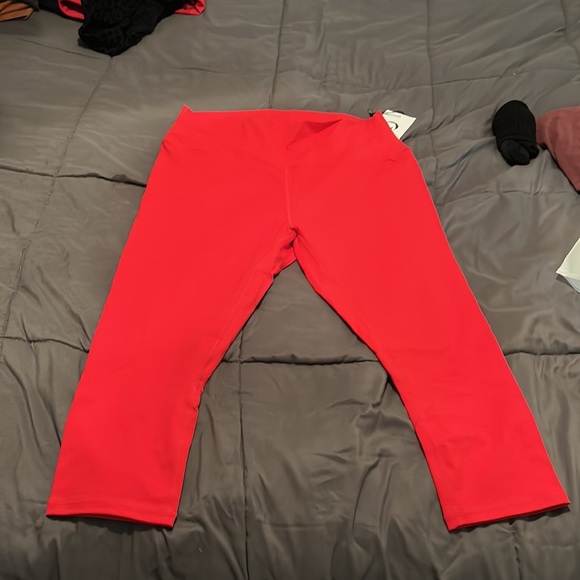 Zyia Red Ascend Hi-Rise Capri 20” size 20 - Picture 3 of 5